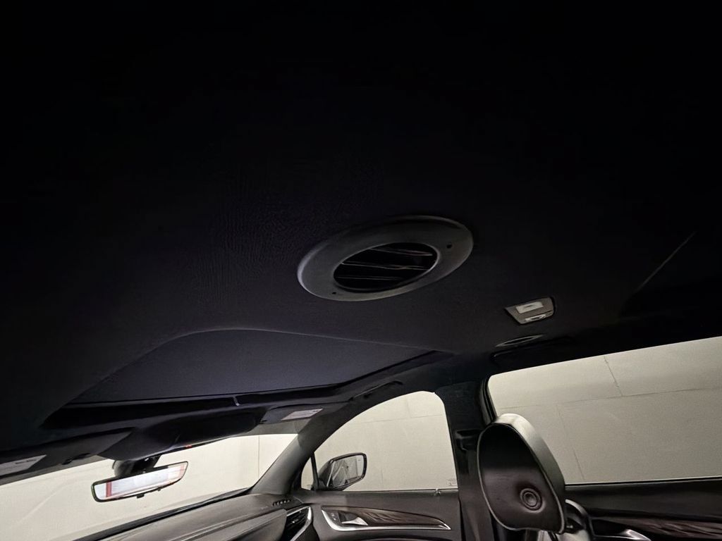 Used 2022 Buick Enclave Avenir w/ Avenir Technology Package FWD image 22