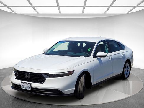 Certified 2025 Honda Accord LX image 7