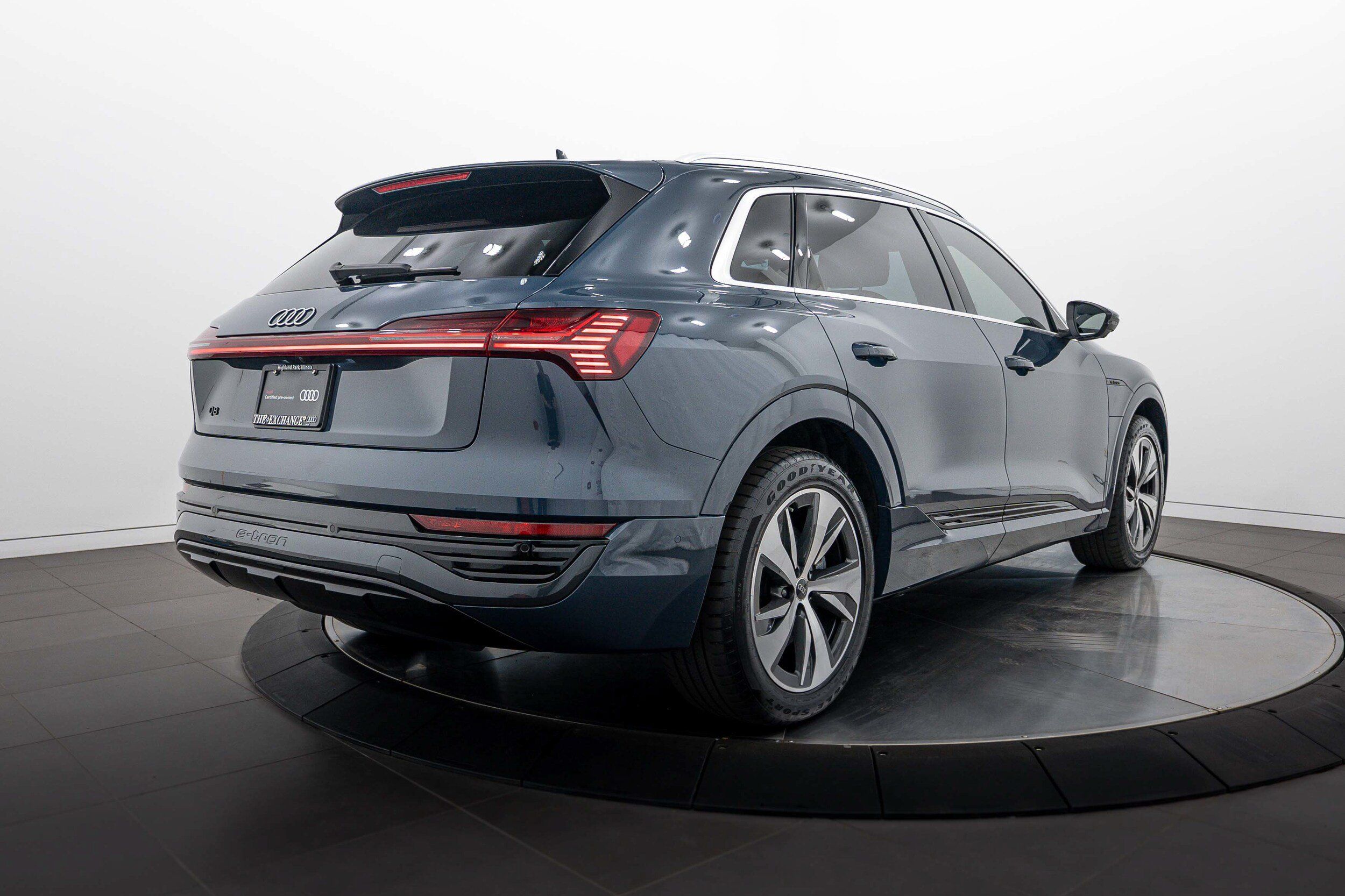 Certified 2024 Audi Q8 e-tron Prestige w/ Prestige Package AWD/4WD image 4