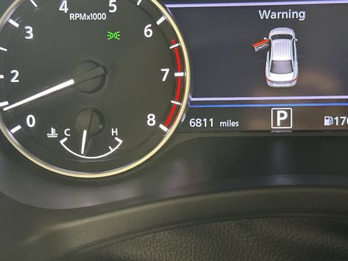 Certified 2025 Nissan Sentra SR w/ SR Premium Package FWD image 15