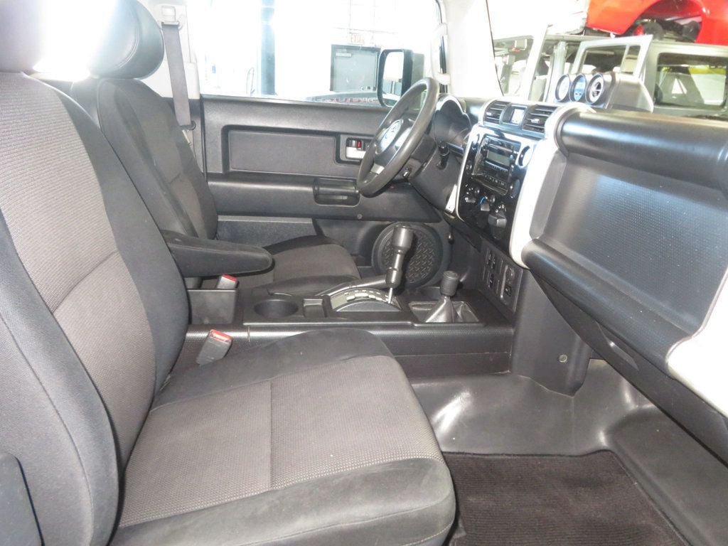 Used 2008 Toyota FJ Cruiser 4WD w/ Convenience Pkg image 26
