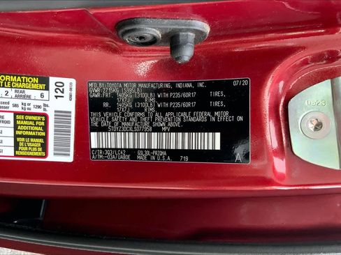 Used 2020 Toyota Sienna XLE w/ XLE Navigation Package image 31