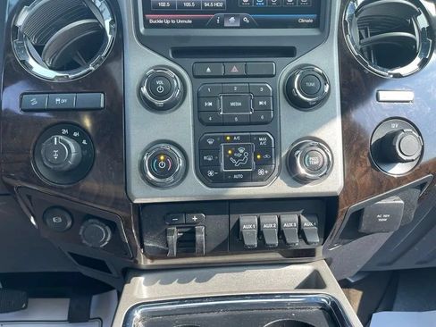 Used 2016 Ford F250 Platinum w/ FX4 Off-Road Package AWD/4WD image 32