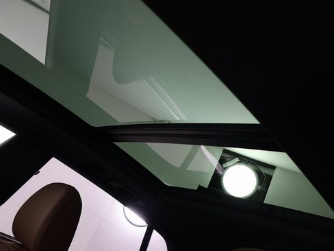 Used 2024 Audi Q8 Premium Plus image 9