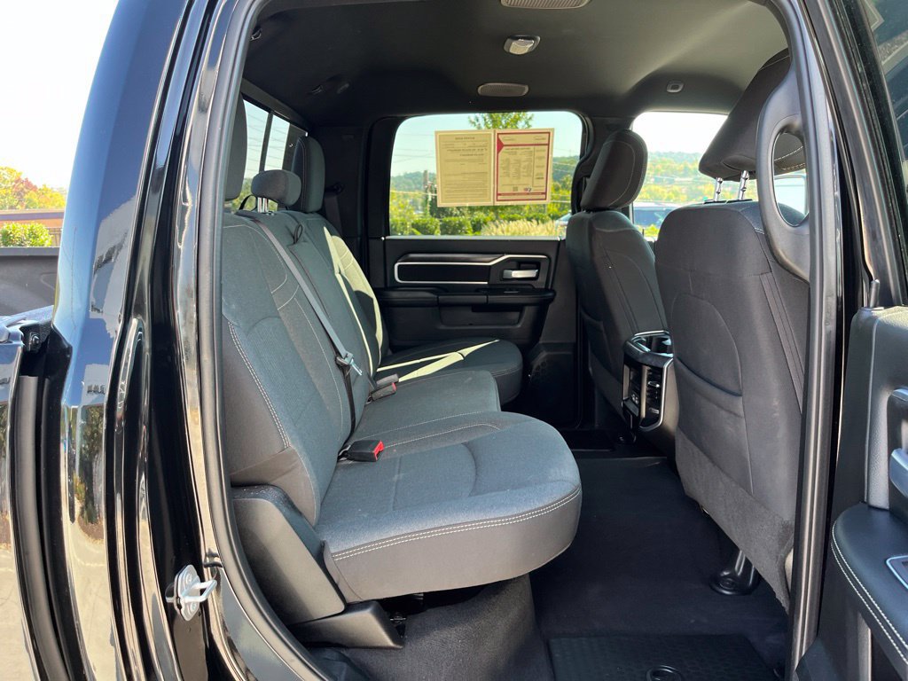 Used 2024 RAM 3500 Big Horn w/ Night Edition AWD/4WD image 23