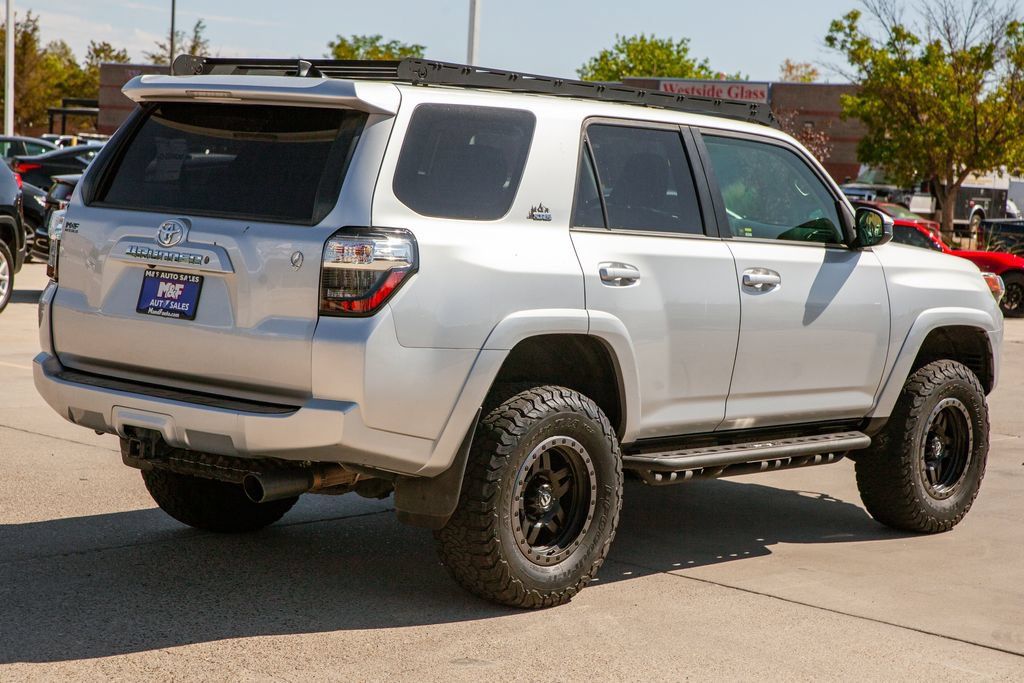 Used 2019 Toyota 4Runner SR5 AWD/4WD image 5
