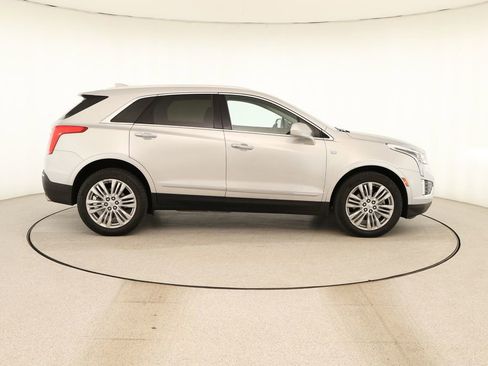 Used 2019 Cadillac XT5 Premium Luxury FWD image 8