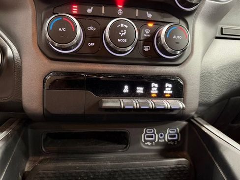 Used 2021 RAM 1500 Big Horn image 32
