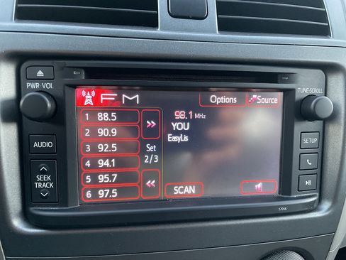 Used 2013 Toyota Corolla LE image 43