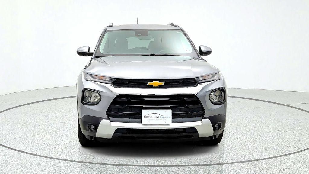 Used 2023 Chevrolet TrailBlazer LT w/ Convenience Package AWD/4WD image 2