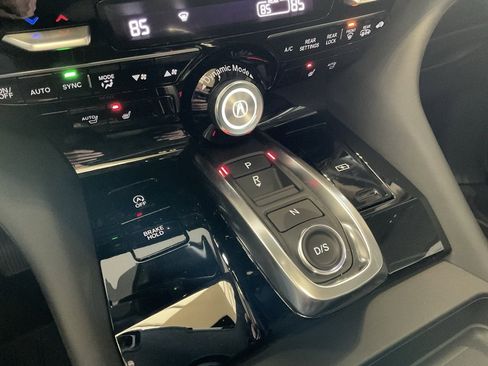 Certified 2025 Acura MDX w/ Technology Package image 18