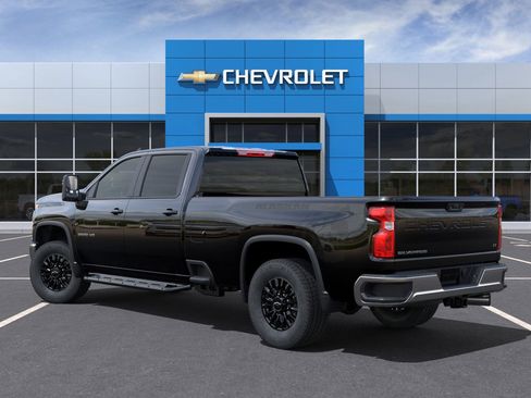 New 2025 Chevrolet Silverado 3500 LT image 3