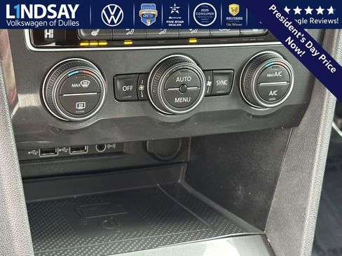 Used 2020 Volkswagen Tiguan SE image 17