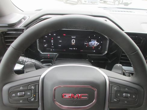 New 2026 GMC Sierra 1500 Elevation image 17