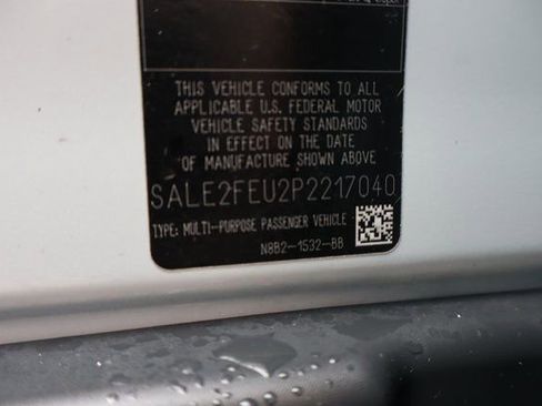 Used 2023 Land Rover Defender 130 X-Dynamic SE image 61