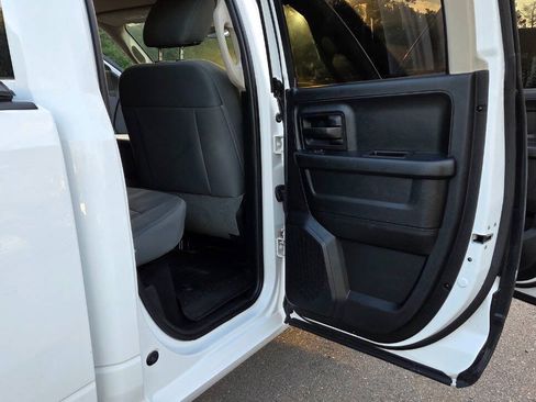 Used 2014 RAM 1500 Express AWD/4WD image 40