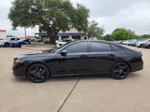 Used 2023 Honda Accord Sport image 4