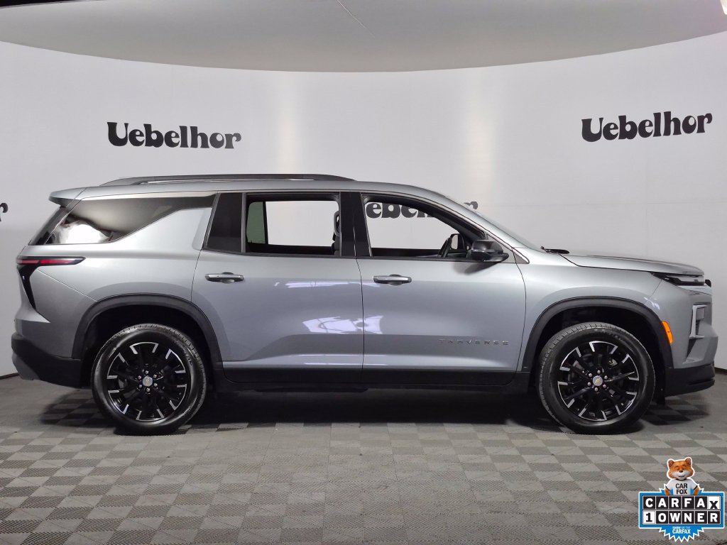 Used 2024 Chevrolet Traverse LT w/ Trailering Package AWD/4WD image 8