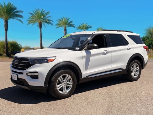 Certified 2021 Ford Explorer XLT w/ Equipment Group 202A AWD/4WD image 33