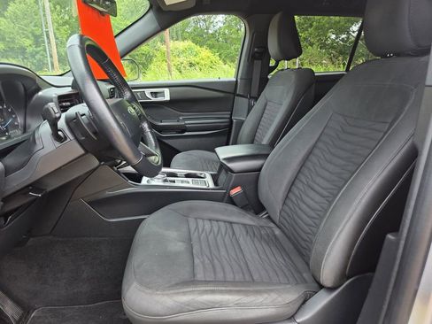Used 2020 Ford Explorer XLT RWD image 13