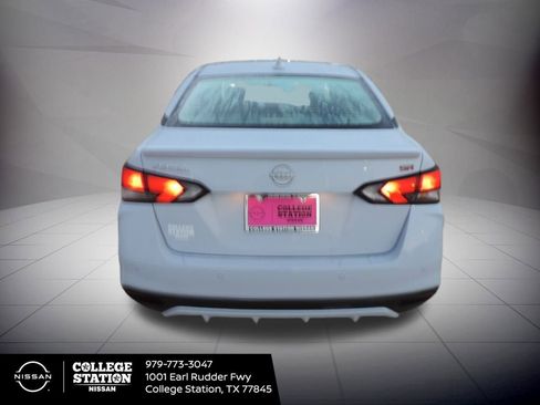 New 2025 Nissan Versa SR w/ Trunk Package image 5