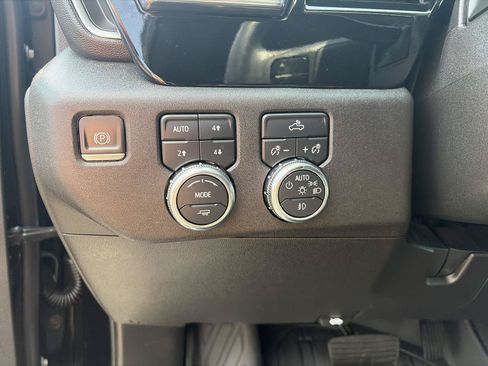 Used 2024 GMC Sierra 1500 Elevation w/ LPO, Elevation Black Package AWD/4WD image 17
