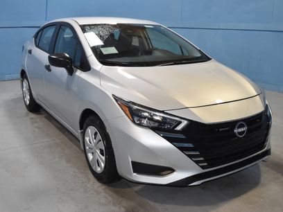 New 2025 Nissan Versa S w/ Trunk Package