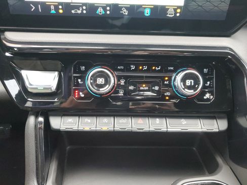 Used 2023 GMC Sierra 1500 AT4 image 29