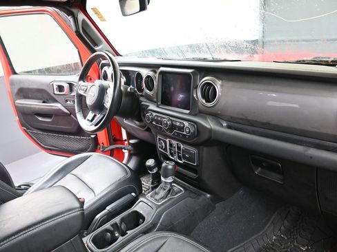 Used 2020 Jeep Wrangler Unlimited Sahara w/ Uconnect 4C Nav & Sound Group image 12