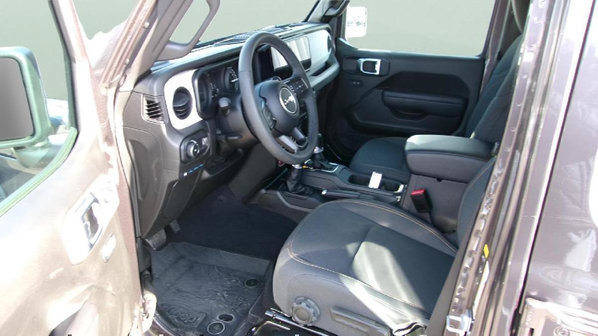 Used 2025 Jeep Wrangler Unlimited Sport S 4xe AWD/4WD image 9