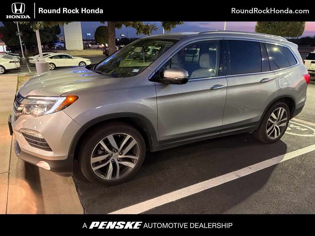 Used 2018 Honda Pilot Touring image 1
