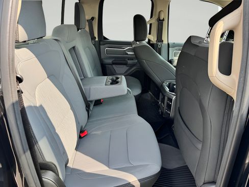 Used 2019 RAM 1500 Big Horn AWD/4WD image 11