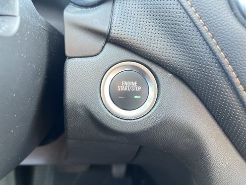 Used 2023 Chevrolet Equinox Premier AWD/4WD image 17