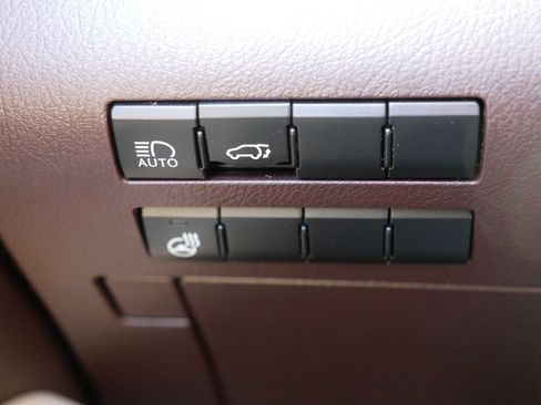 Used 2018 Lexus RX 350L Premium w/ Premium Package image 21