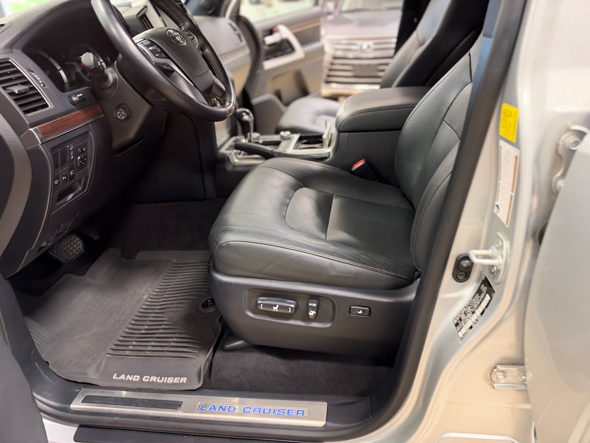 Used 2021 Toyota Land Cruiser Heritage Edition AWD/4WD image 20