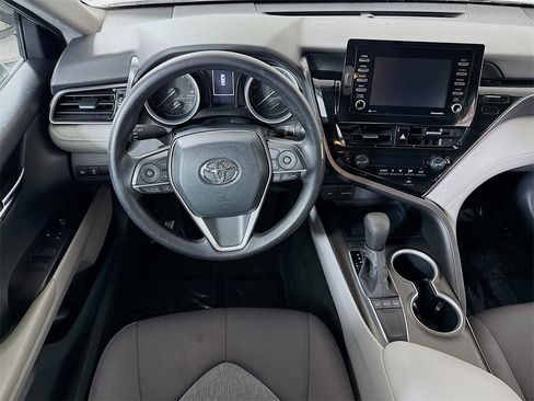 Certified 2022 Toyota Camry LE image 4