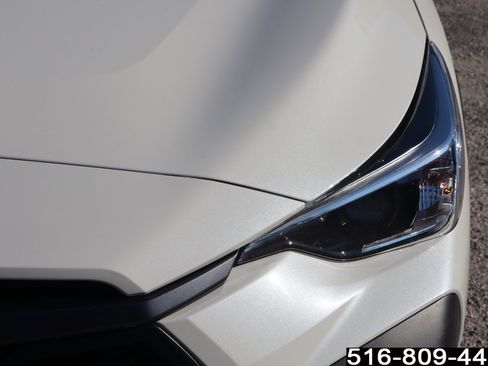 Used 2024 Subaru Crosstrek 2.0i Premium image 11