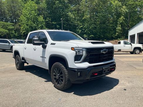 Used 2025 Chevrolet Silverado 2500 LT w/ Trail Boss Package AWD/4WD image 3