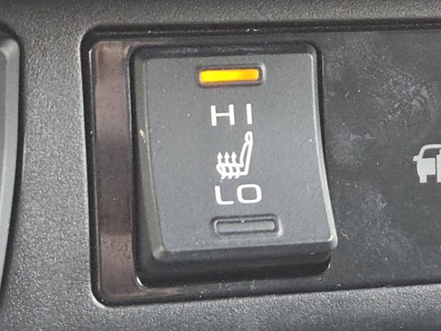 Used 2024 Toyota RAV4 XLE w/ Convenience Package image 6