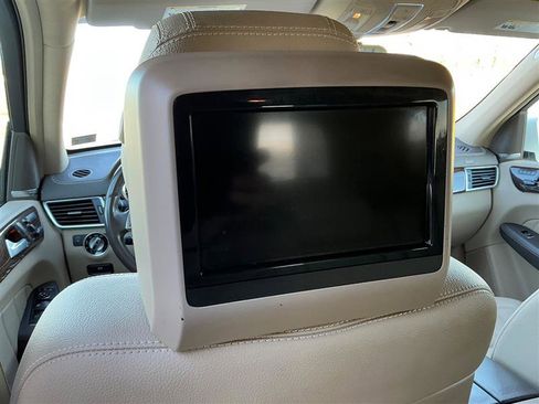 Used 2016 Mercedes-Benz GL 450 4MATIC image 31