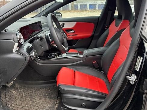 Used 2024 Mercedes-Benz CLA 250 4MATIC image 3