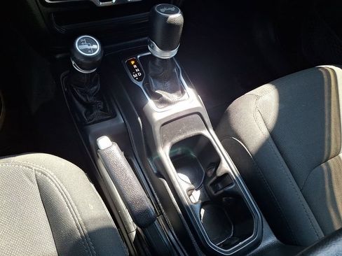 Used 2022 Jeep Wrangler Unlimited Sport image 24