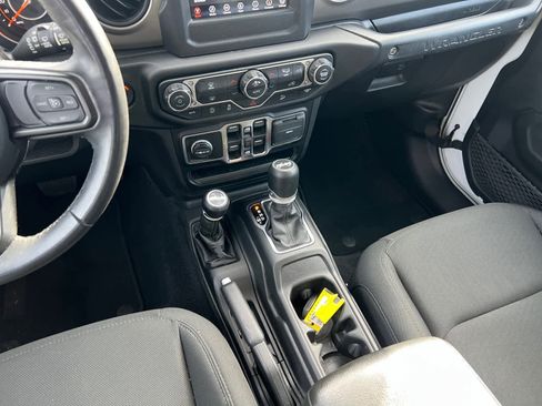 Used 2019 Jeep Wrangler Unlimited Sport S image 14