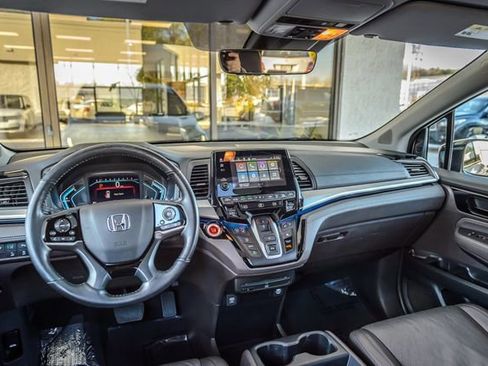 Used 2020 Honda Odyssey Elite image 24