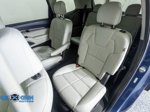 Used 2025 Kia Telluride SX w/ SX Captain's Chair Package AWD/4WD image 34