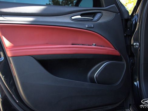 Used 2019 Alfa Romeo Stelvio Ti image 24