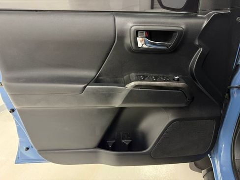 Used 2018 Toyota Tacoma TRD Pro AWD/4WD image 30