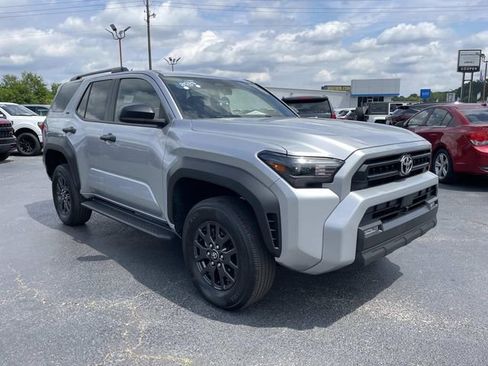 Used 2025 Toyota 4Runner SR5 AWD/4WD image 12