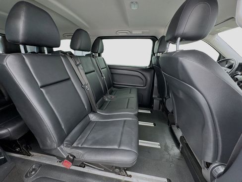 Used 2017 Mercedes-Benz Metris Passenger image 18