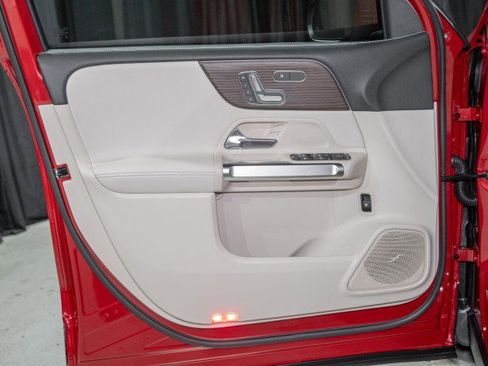 New 2026 Mercedes-Benz GLB 250 4MATIC image 10
